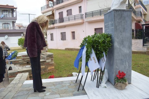 Η Μάνδρα κράτησε άσβεστη τη μνήμη του ήρωα Αντιπτεράρχου Νικολάου Νέζη