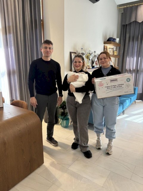 Ο Δήμαρχος Αρμόδιος Γ. Δρίκος πρωτοπορεί: Ο Δήμος Μάνδρας-Ειδυλλίας ο πρώτος στην Ελλάδα με το «Κουτί Καλωσορίσματος – Welcome Box»