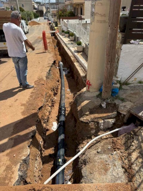 Η Μάνδρα γυρίζει σελίδα: Τέλος στον καρκινογόνο αμίαντο ύδρευσης μετά από έξι δεκαετίες