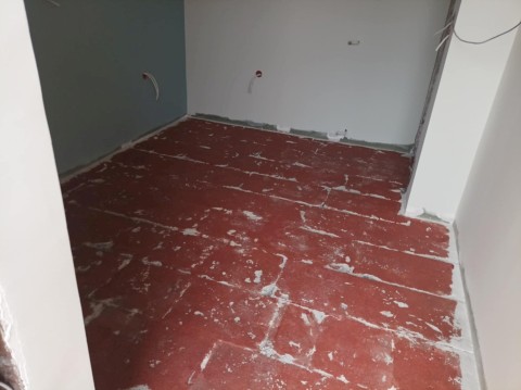 Η αλληλεγγύη ξαναχτίζει ένα σπίτι στη Μάνδρα - Ο Δήμαρχος Αρμόδιος Γ. Δρίκος αποκαθιστά πλήρως την πυρόπληκτη κατοικία με προσωπική χορηγία — χωρίς καμία επιβάρυνση του δημοτικού προϋπολογισμού