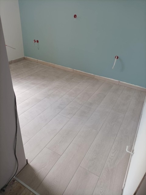 Η αλληλεγγύη ξαναχτίζει ένα σπίτι στη Μάνδρα - Ο Δήμαρχος Αρμόδιος Γ. Δρίκος αποκαθιστά πλήρως την πυρόπληκτη κατοικία με προσωπική χορηγία — χωρίς καμία επιβάρυνση του δημοτικού προϋπολογισμού