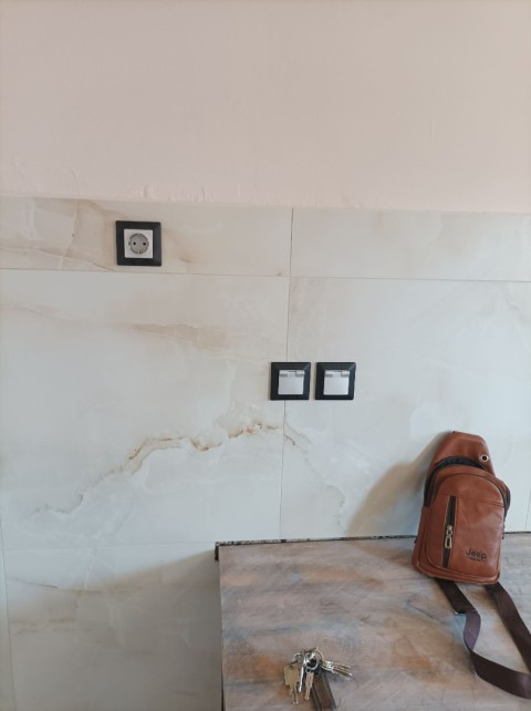 Η αλληλεγγύη ξαναχτίζει ένα σπίτι στη Μάνδρα - Ο Δήμαρχος Αρμόδιος Γ. Δρίκος αποκαθιστά πλήρως την πυρόπληκτη κατοικία με προσωπική χορηγία — χωρίς καμία επιβάρυνση του δημοτικού προϋπολογισμού