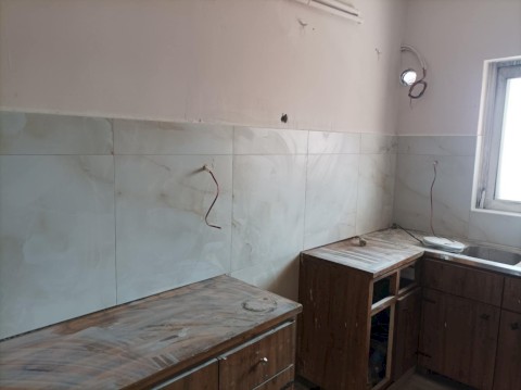 Η αλληλεγγύη ξαναχτίζει ένα σπίτι στη Μάνδρα - Ο Δήμαρχος Αρμόδιος Γ. Δρίκος αποκαθιστά πλήρως την πυρόπληκτη κατοικία με προσωπική χορηγία — χωρίς καμία επιβάρυνση του δημοτικού προϋπολογισμού