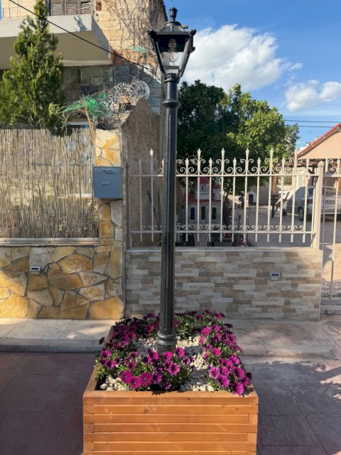 Όταν το αυτονόητο γίνεται πράξη, μετά από τριάντα χρόνια - Νέος πεζόδρομος μπροστά στο 4ο Δημοτικό Σχολείο της Συνοικίας Παπακώστα, για την ασφάλεια και την καθημερινότητα μαθητών, γονέων και κατοίκων