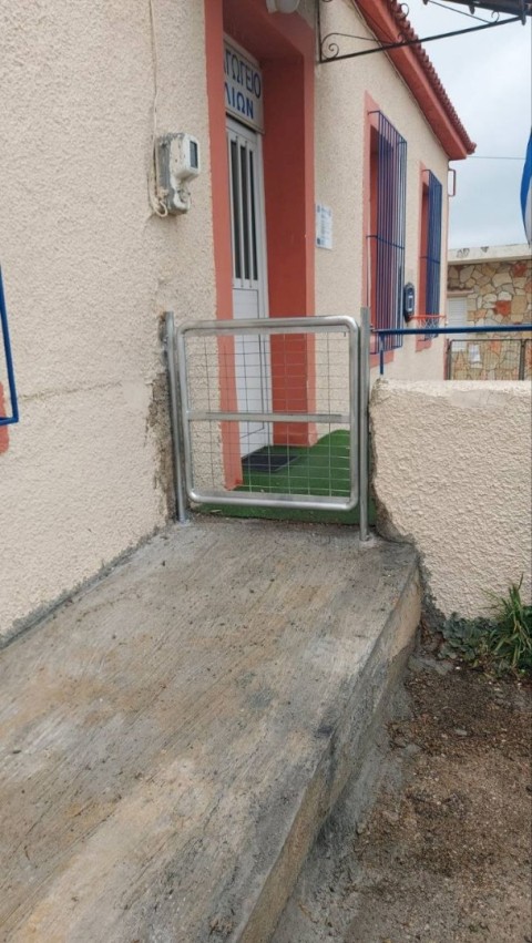 Όταν η προσβασιμότητα γίνεται πράξη: Ολοκληρώθηκε ένα έργο ουσίας στα σχολεία του Δήμου Μάνδρας–Ειδυλλίας