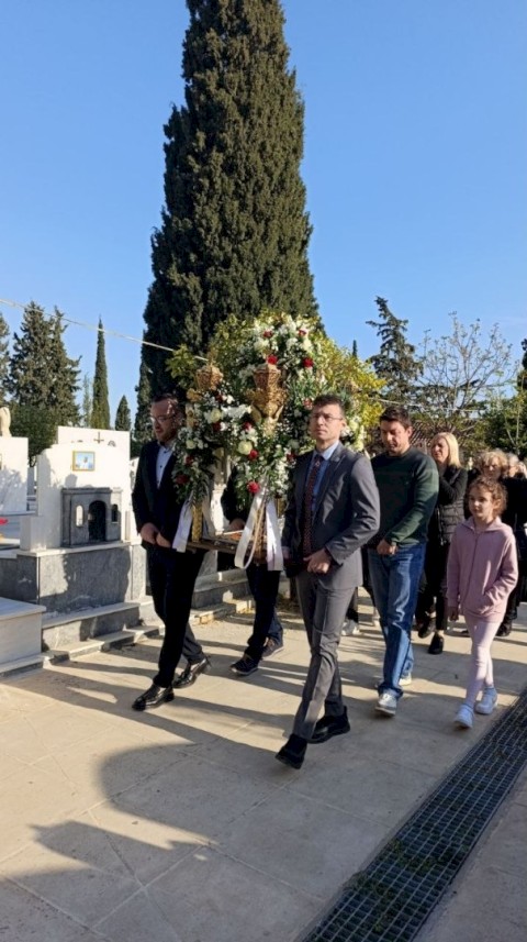 Μεγάλη Παρασκευή: Με κατάνυξη και  συγκίνηση χιλιάδες πιστοί βίωσαν προσήλθαν στις εκκλησίες όλων των Ενοτήτων και «βίωσαν» την κορύφωση του Θείου Δράματος.