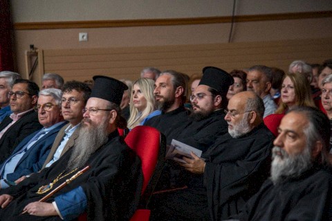 Ο Δήμος Μάνδρας-Ειδυλλίας τίμησε τον Μακαριστό Μητροπολίτη Γόρτυνος και Μεγαλοπόλεως κυρό Ιερεμία με μια βραδιά ουσίας και συγκίνησης