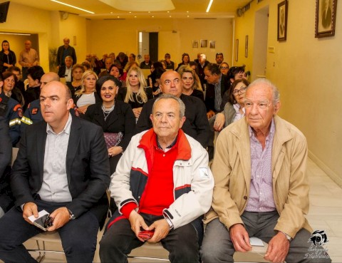 «Όταν ο Τύπος έγραφε ιστορία» Μεγάλη προσέλευση στα εγκαίνια της έκθεσης για τον Τύπο του 19ου αιώνα στη Μάνδρα