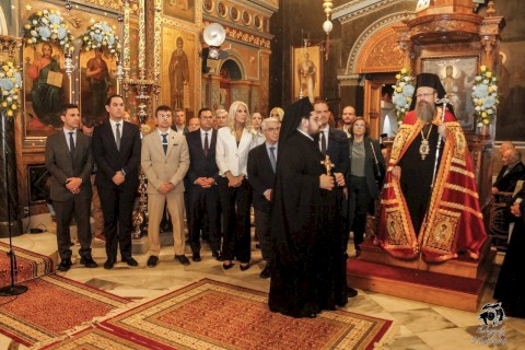 Μεγαλειώδης ο εορτασμός των Πολιούχων Αγίων Κωνσταντίνου και Ελένης στη Μάνδρα