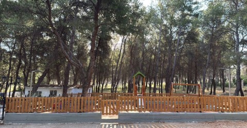 Παραδόθηκε η νέα πρότυπη παιδική χαρά στο δάσος της Κιάφας