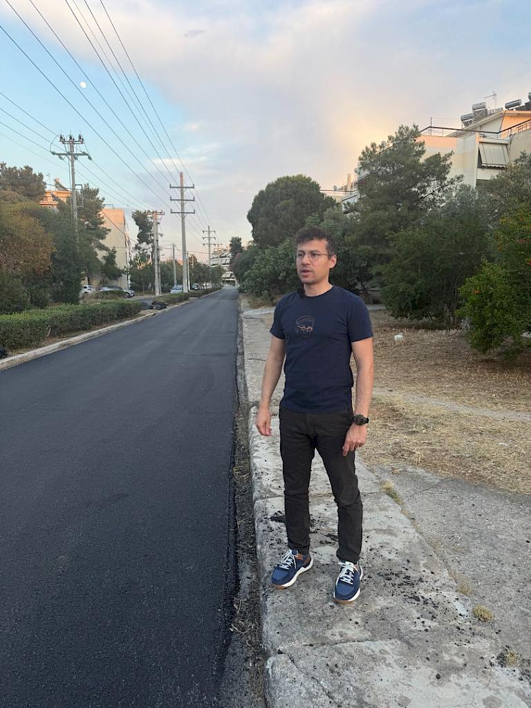 Τέλος σε 40 χρόνια εγκατάλειψης στις Εργατικές Κατοικίες Μάνδρας – Νέες ολικές ασφαλτοστρώσεις 5.000 τ.μ. στις κεντρικές οδικές αρτηρίες