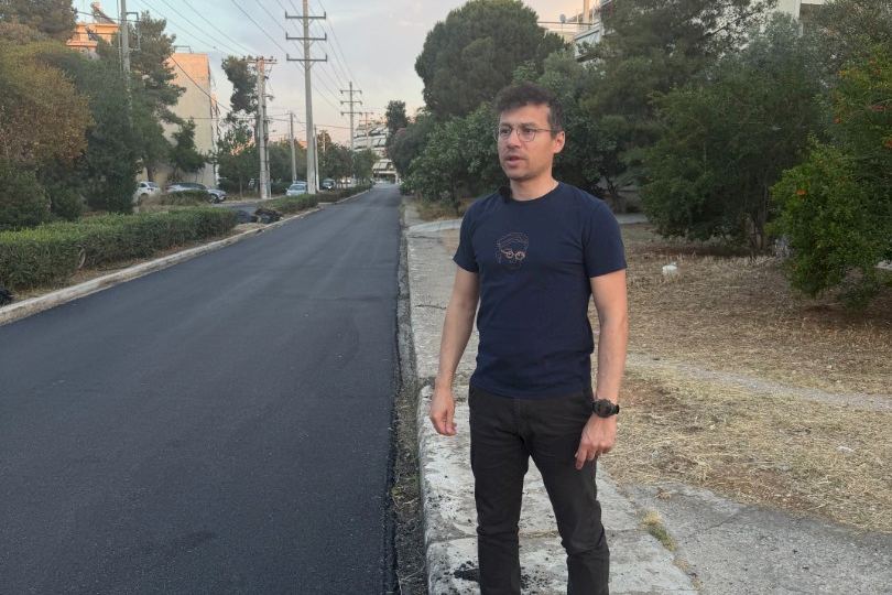 Τέλος σε 40 χρόνια εγκατάλειψης στις Εργατικές Κατοικίες Μάνδρας – Νέες ολικές ασφαλτοστρώσεις 5.000 τ.μ. στις κεντρικές οδικές αρτηρίες