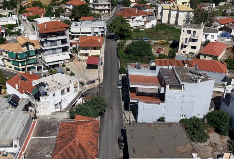 Ερυθρές: Μία εκκρεμότητα 46 ετών κλείνει οριστικά – Δρόμοι που υπήρχαν μόνο στα σχέδια γίνονται πραγματικότητα