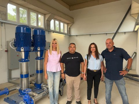 &Tau;&omicron; &Alpha;&lambda;&epsilon;&pi;&omicron;&chi;ώ&rho;&iota; &gamma;&upsilon;&rho;ί&zeta;&epsilon;&iota; &sigma;&epsilon;&lambda;ί&delta;&alpha; &sigma;&tau;&eta;&nu; ύ&delta;&rho;&epsilon;&upsilon;&sigma;&eta;: &Epsilon;&gamma;&kappa;&alpha;&iota;&nu;&iota;ά&sigma;&tau;&eta;&kappa;&epsilon; &eta; &nu;έ&alpha; &upsilon;&delta;&rho;&omicron;&gamma;&epsilon;ώ&tau;&rho;&eta;&sigma;&eta; &sigma;&tau;&eta; &Beta;έ&nu;&iota;&zeta;&alpha;