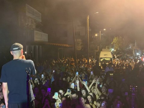 &Sigma;&tau;&omicron; &Pi;ό&rho;&tau;&omicron; &Gamma;&epsilon;&rho;&mu;&epsilon;&nu;ό &chi;&tau;ύ&pi;&eta;&sigma;&epsilon; &xi;&alpha;&nu;ά &delta;&upsilon;&nu;&alpha;&tau;ά &eta; &kappa;&alpha;&rho;&delta;&iota;ά &tau;&omicron;&upsilon; &kappa;&alpha;&lambda;&omicron;&kappa;&alpha;&iota;&rho;&iota;&omicron;ύ