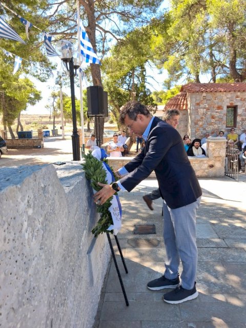 &Pi;&lambda;&omicron;ύ&sigma;&iota;&omicron; &pi;&rho;ό&gamma;&rho;&alpha;&mu;&mu;&alpha; &epsilon;&kappa;&delta;&eta;&lambda;ώ&sigma;&epsilon;&omega;&nu; &sigma;&tau;&omicron; &Delta;ή&mu;&omicron; &Mu;ά&nu;&delta;&rho;&alpha;&sigmaf;&ndash;&Epsilon;&iota;&delta;&upsilon;&lambda;&lambda;ί&alpha;&sigmaf; &mu;&epsilon; &epsilon;&pi;ί&kappa;&epsilon;&nu;&tau;&rho;&omicron; &tau;&eta; &mu;&nu;ή&mu;&eta;, &tau;&omicron;&nu; &alpha;&theta;&lambda;&eta;&tau;&iota;&sigma;&mu;ό &kappa;&alpha;&iota; &tau;&eta;&nu; &alpha;&lambda;&lambda;&eta;&lambda;&epsilon;&gamma;&gamma;ύ&eta;