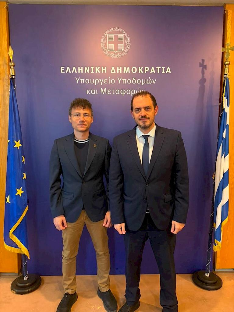 &Nu;έ&omicron; &epsilon;&nu;&iota;&alpha;ί&omicron; &delta;ί&kappa;&tau;&upsilon;&omicron; &sigma;ύ&nu;&delta;&epsilon;&sigma;&eta;&sigmaf; &mu;&epsilon; &tau;&omicron; &Mu;&epsilon;&tau;&rho;ό &gamma;&iota;&alpha; &omicron;&lambda;ό&kappa;&lambda;&eta;&rho;&omicron; &tau;&omicron;&nu; &Delta;ή&mu;&omicron; &Mu;ά&nu;&delta;&rho;&alpha;&sigmaf;&ndash;&Epsilon;&iota;&delta;&upsilon;&lambda;&lambda;ί&alpha;&sigmaf; - &Kappa;&alpha;&theta;&omicron;&rho;&iota;&sigma;&tau;&iota;&kappa;ή &eta; &sigma;&upsilon;&mu;&beta;&omicron;&lambda;ή &tau;&omicron;&upsilon; &Delta;&eta;&mu;ά&rho;&chi;&omicron;&upsilon; &Alpha;&rho;&mu;&omicron;&delta;ί&omicron;&upsilon; &Gamma;. &Delta;&rho;ί&kappa;&omicron;&upsilon;
