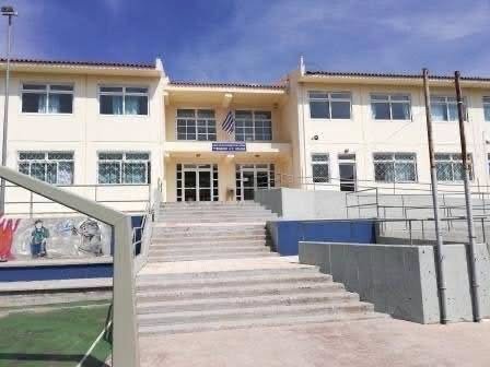 &Sigma;&chi;&omicron;&lambda;&epsilon;ί&alpha; &chi;&omega;&rho;ί&sigmaf; &kappa;&epsilon;&nu;ά &delta;&iota;&epsilon;&kappa;&delta;&iota;&kappa;&epsilon;ί &omicron; &Delta;ή&mu;&alpha;&rho;&chi;&omicron;&sigmaf; &Alpha;&rho;&mu;ό&delta;&iota;&omicron;&sigmaf; &Gamma;. &Delta;&rho;ί&kappa;&omicron;&sigmaf;