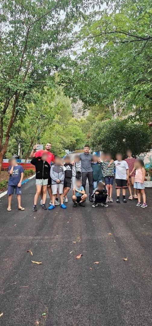 &Delta;&epsilon;&kappa;&alpha;&pi;έ&nu;&tau;&epsilon; &chi;&rho;ό&nu;&iota;&alpha; &mu;&epsilon;&tau;ά &xi;&alpha;&nu;ά &delta;&omega;&rho;&epsilon;ά&nu; &kappa;&alpha;&tau;&alpha;&sigma;&kappa;&eta;&nu;ώ&sigma;&epsilon;&iota;&sigmaf; &gamma;&iota;&alpha; &tau;&alpha; &pi;&alpha;&iota;&delta;&iota;ά &tau;&omicron;&upsilon; &Delta;ή&mu;&omicron;&upsilon; &Mu;ά&nu;&delta;&rho;&alpha;&sigmaf;&ndash;&Epsilon;&iota;&delta;&upsilon;&lambda;&lambda;ί&alpha;&sigmaf;