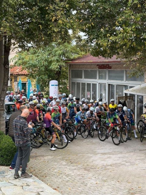 110 &alpha;&theta;&lambda;&eta;&tau;έ&sigmaf; &alpha;&pi;ό ό&lambda;&eta; &tau;&eta;&nu; &Epsilon;&lambda;&lambda;ά&delta;&alpha; &sigma;&tau;&alpha; &chi;&nu;ά&rho;&iota;&alpha; &tau;&omicron;&upsilon;... &Omicron;&iota;&delta;ί&pi;&omicron;&delta;&alpha;
